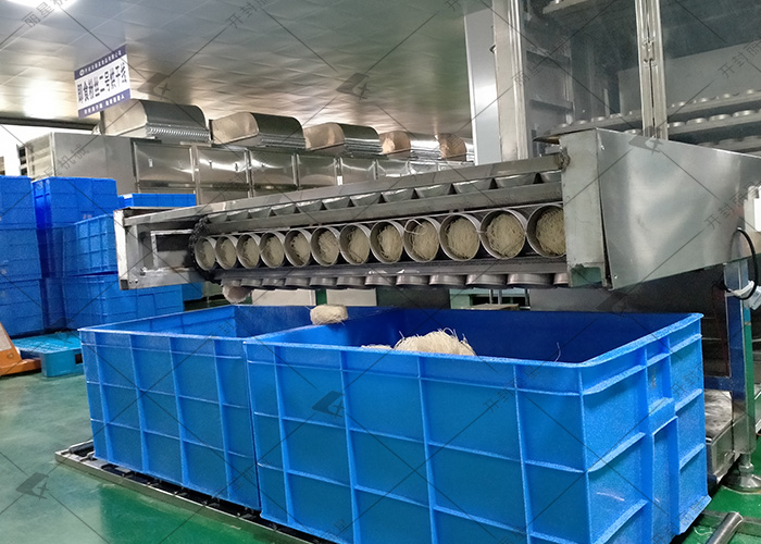 為什么專業(yè)酸辣粉加工廠都愿意用全自動即食粉絲生產(chǎn)線設(shè)備？